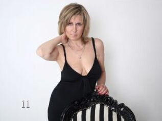 11NaughtySquirt