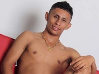 1LIVELYSEXYBOY