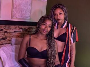 AnnyAndNaomyXX