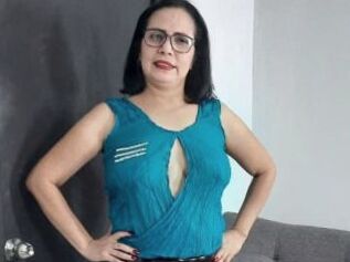 Adele_mom