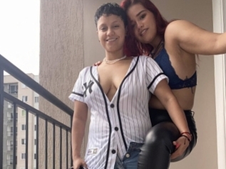 Agathaandskarlet