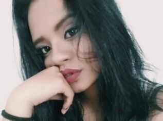 AliceeWhitee