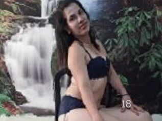 Ariannahot18