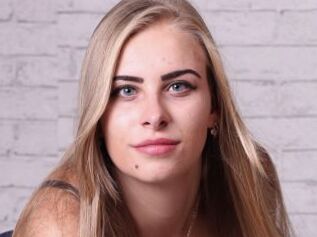 Blonde_Devirly