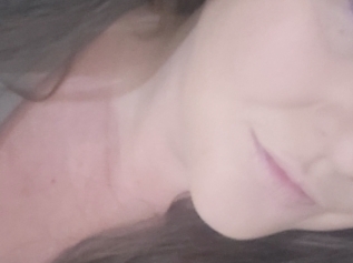 Bustyybella_babe