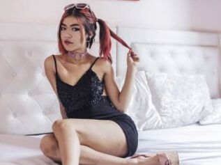CHARLOTTExBENSON