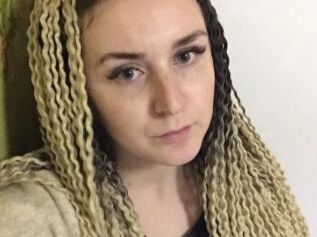 Curly_Anna
