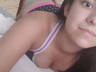 CurvyCollegeGirl