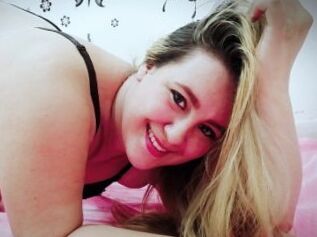 CurvyLorie