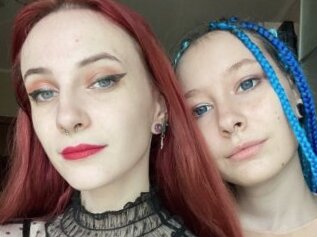 Caitlinandlaura