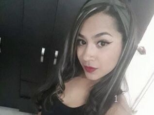 Carolinne1