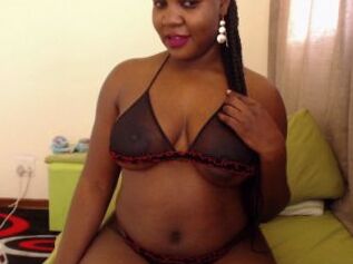 Curvyblackqueenxx
