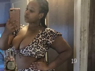 Curvybunny19