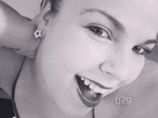 Curvykitty079