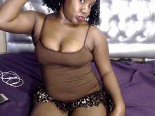 Curvysexyebony