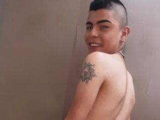 DeibyStrongg
