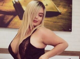 Emily_Carrey