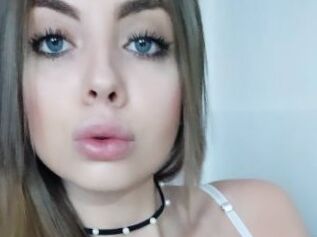 EmilyyR