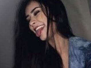 Eva_playful