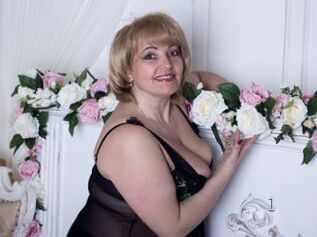 HoneyMoonLady1