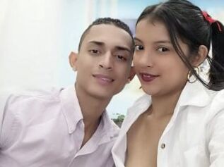 Hornycouplestand