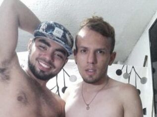 Hotcouplelatinguysxxx