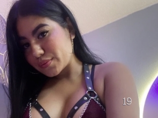 Hottieminee19