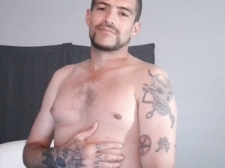 Hungtattedhandsome