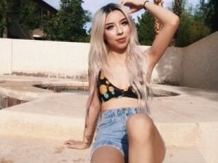 KhloeKisses