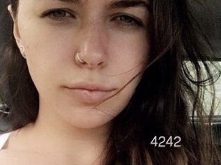 LizzieLuv4242