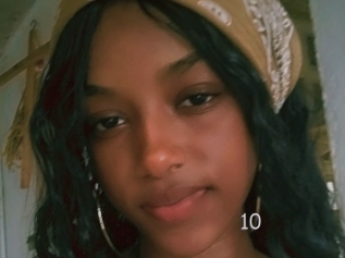 Laurahot10
