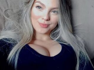 MiaBlondie