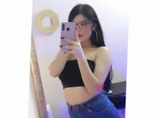 Mia_Harris