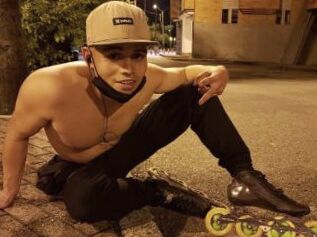 Mikee_Jonnes