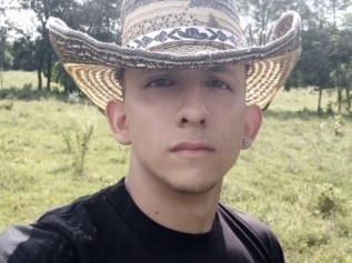Maykol_born