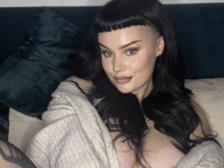 Mia_mack