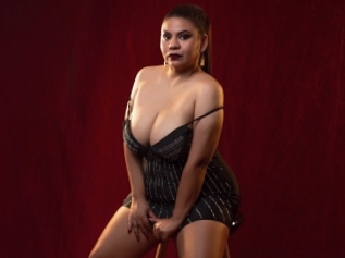Miah_bigboobs