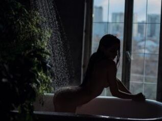 Naomi_less