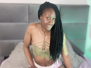 Naomylara