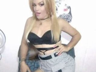 Naomytshot