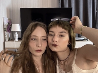 noreenandmamie Canal Pute
