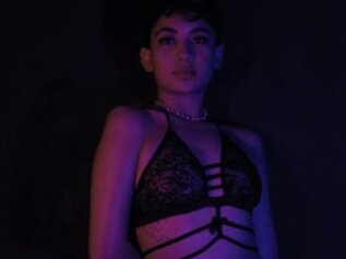 Roxanalatin