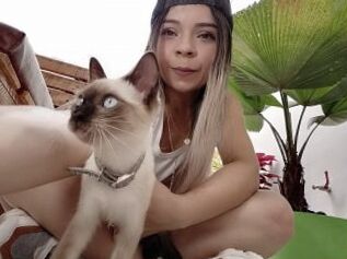 SHANIA_MITSUHA