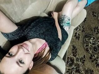 Scarlet_Lonny
