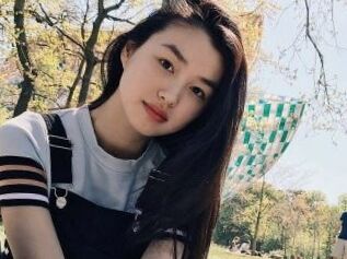 Scarlet_Mayers