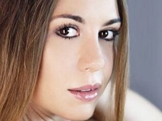 Sophia_Simone