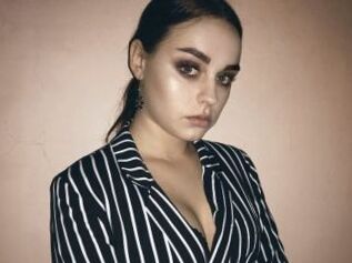 Sweet_LaraGirl