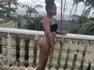 Sexyebonyslender95