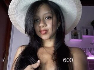 Sofiahot600