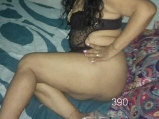SuperMILF390